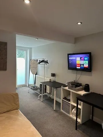 Bestwood Lodge Studio 诺丁汉 0*,